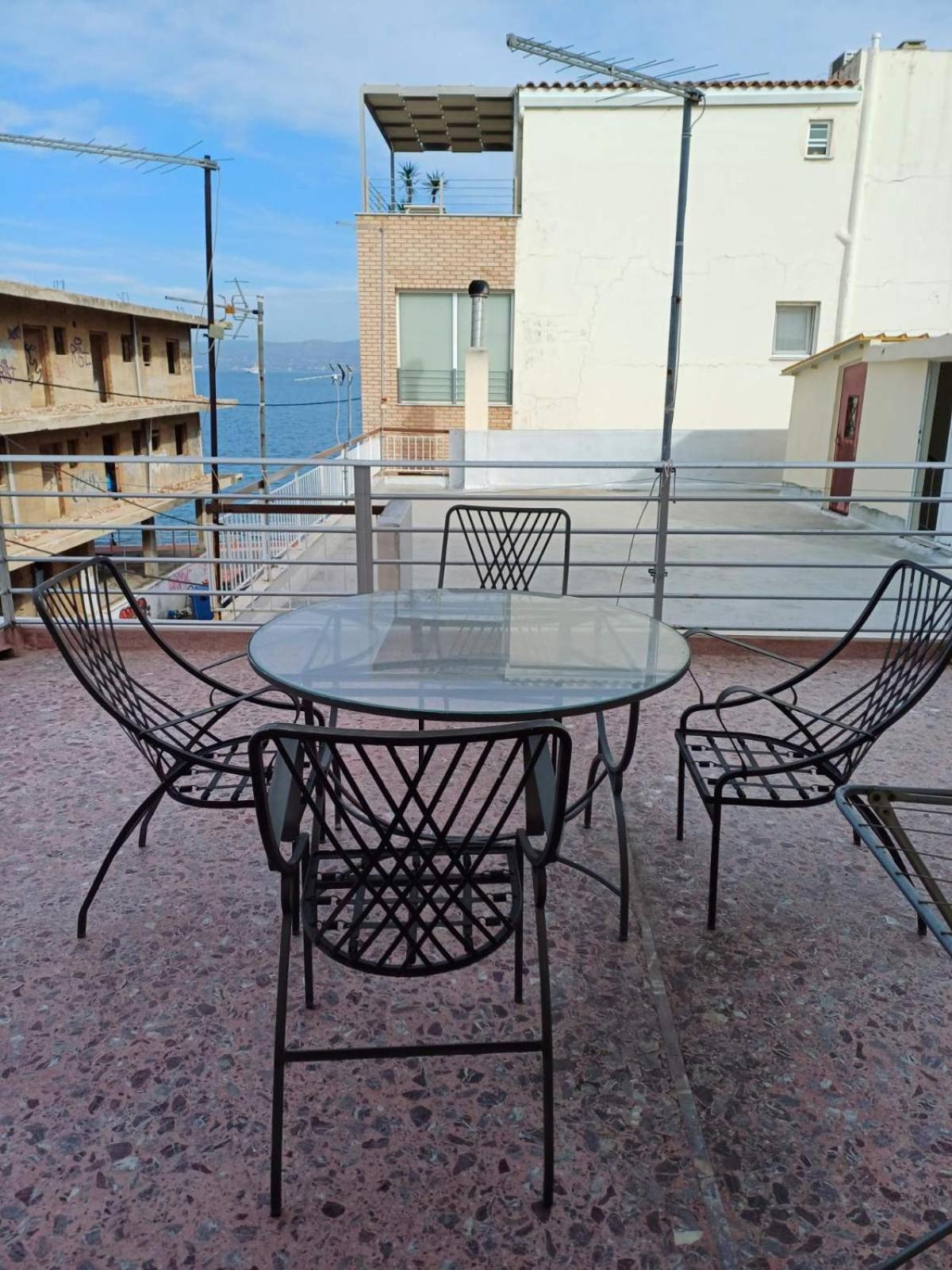 Beach Front Apartment Nea Palatia Екстер'єр фото