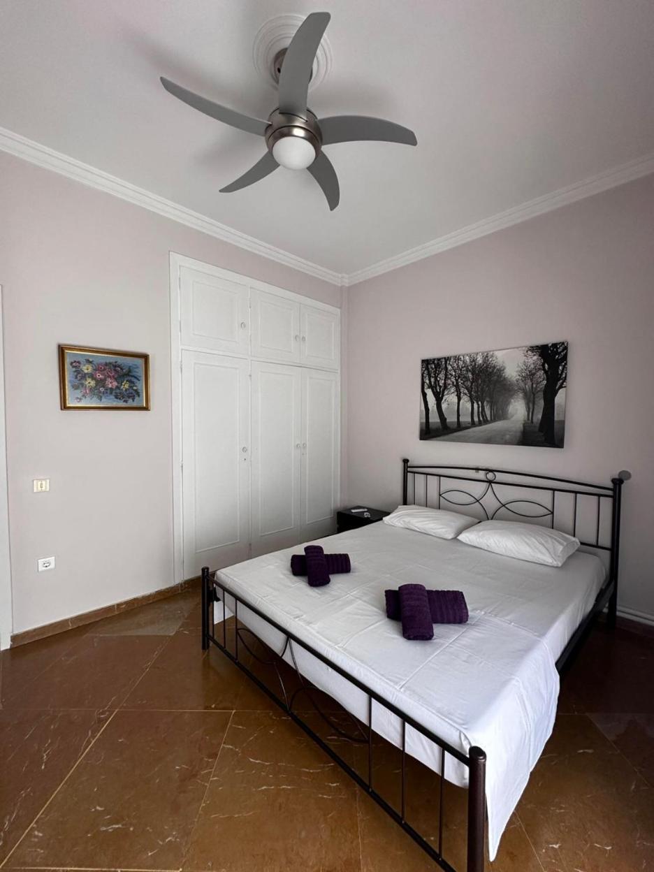 Beach Front Apartment Nea Palatia Екстер'єр фото